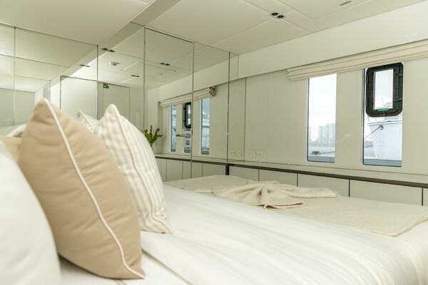 FAT CAT 80ft Sunreef Yacht For Sale