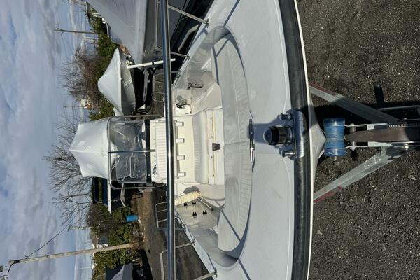 17ft Boston Whaler Yacht For Sale