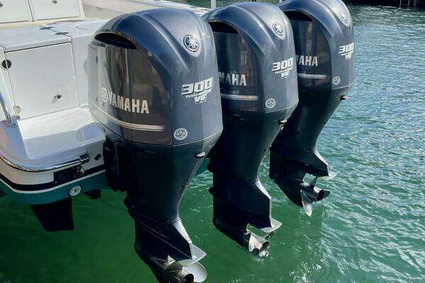 Bahama 37CC Yacht For Sale