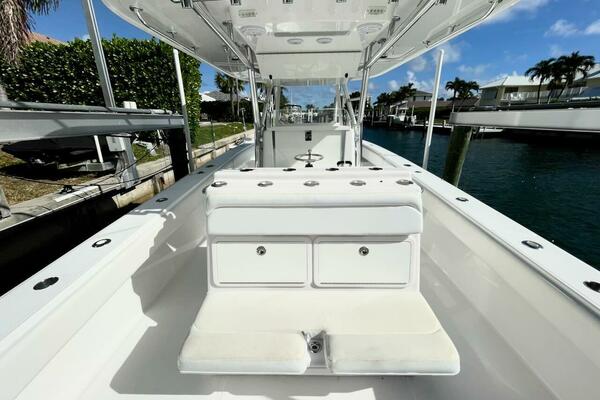 37ft Bahama Yacht For Sale
