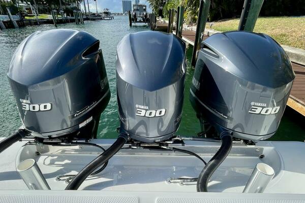 37ft Bahama Yacht For Sale