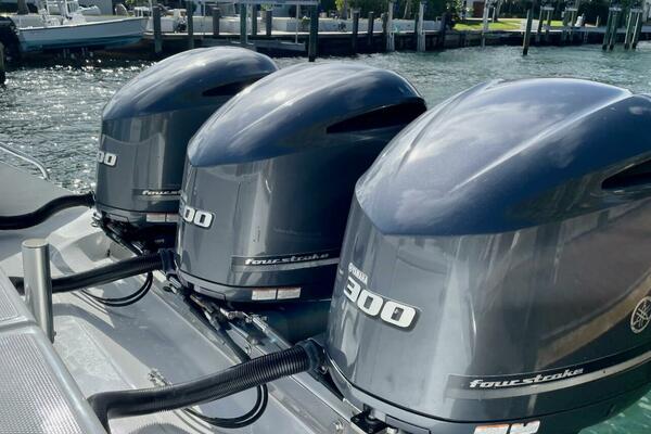 37ft Bahama Yacht For Sale