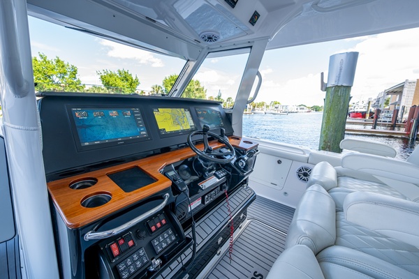 39ft Everglades Yacht For Sale