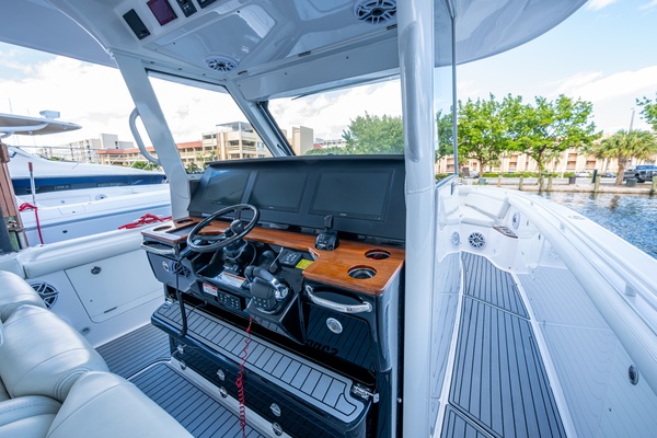 39ft Everglades Yacht For Sale