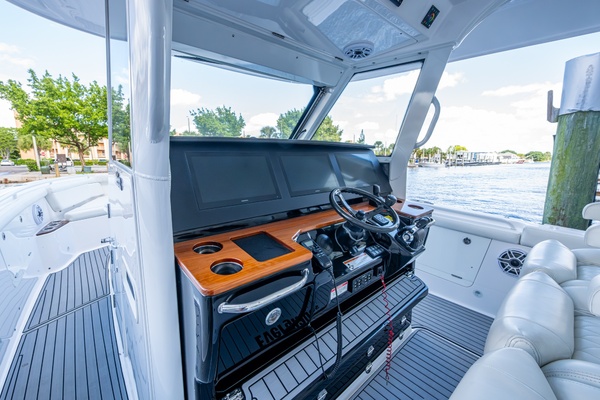 39ft Everglades Yacht For Sale