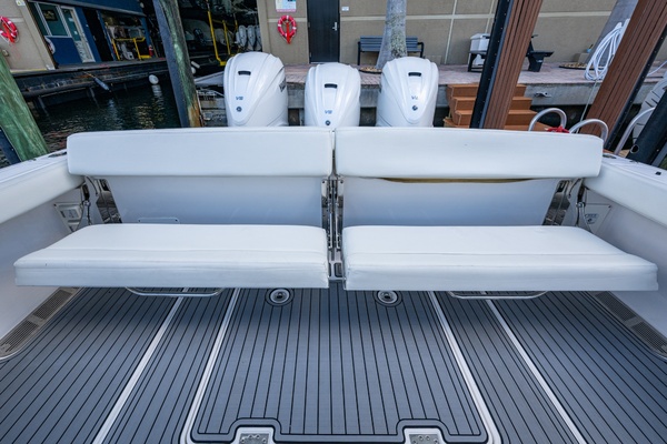 39ft Everglades Yacht For Sale