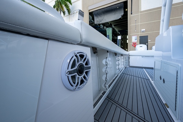 39ft Everglades Yacht For Sale