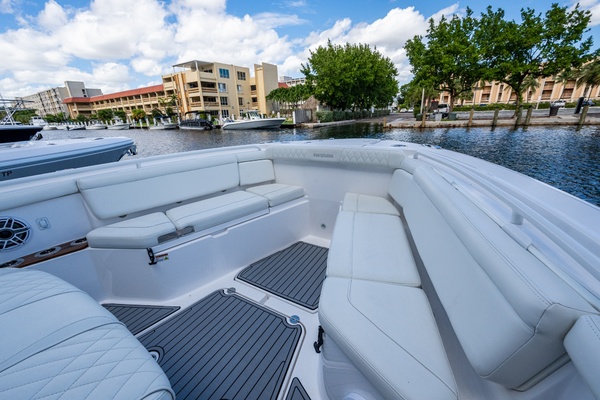 39ft Everglades Yacht For Sale