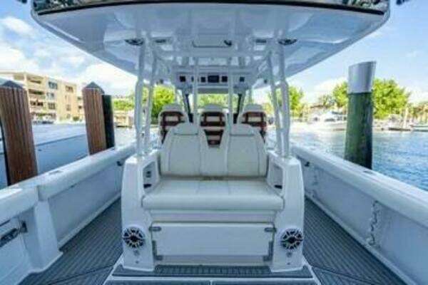 Everglades 395 Center Console Yacht For Sale