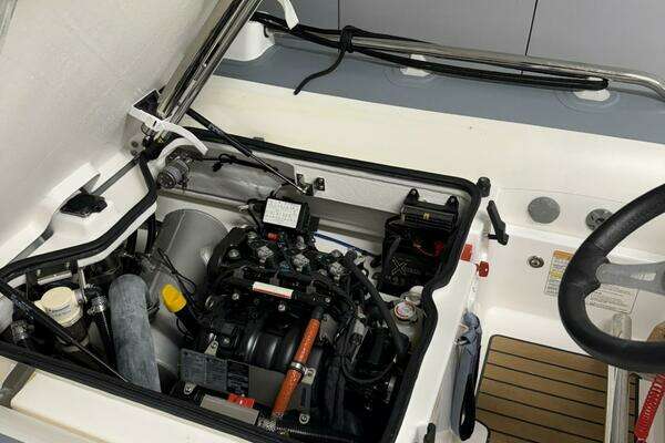 Photo of the 2024 Williams Jet Tenders Sportjet 345