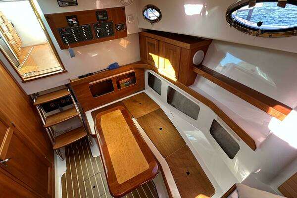 Back Cove 33 Yacht For Sale