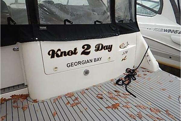 Knot 2 Day 33ft Sea Ray Yacht For Sale