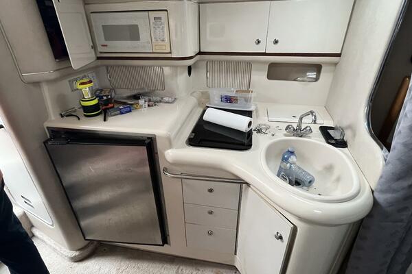 Knot 2 Day 33ft Sea Ray Yacht For Sale