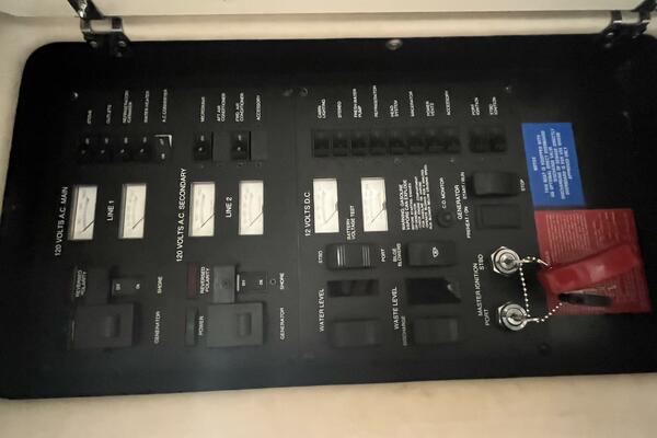 Knot 2 Day 33ft Sea Ray Yacht For Sale