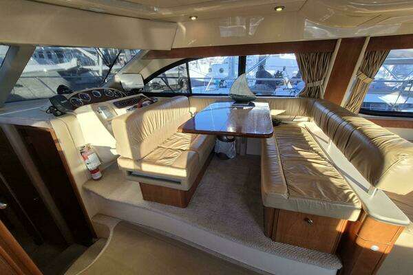 Meridian 411 Sedan Yacht For Sale
