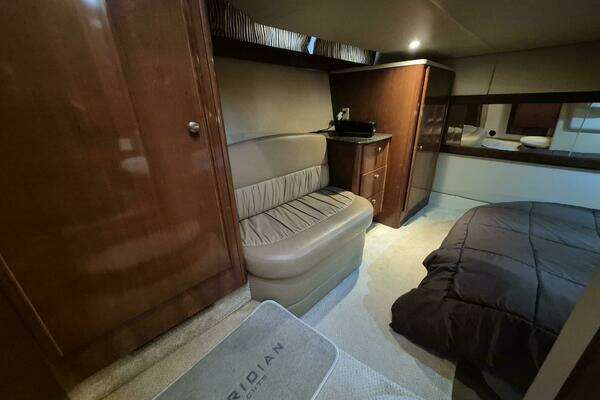 Meridian 411 Sedan Yacht For Sale