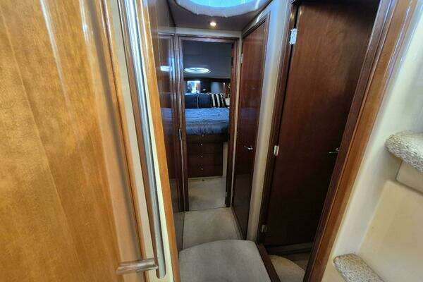Meridian 411 Sedan Yacht For Sale