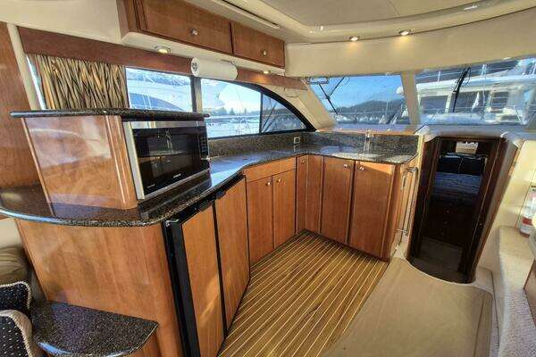 Meridian 411 Sedan Yacht For Sale