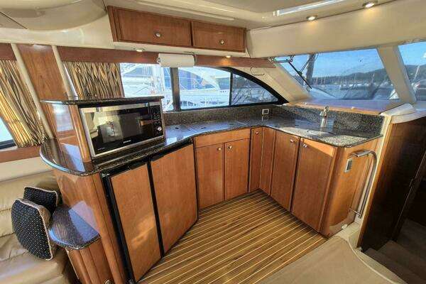 Meridian 411 Sedan Yacht For Sale