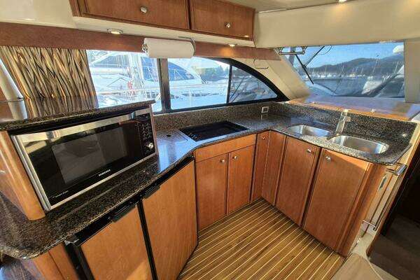 Meridian 411 Sedan Yacht For Sale