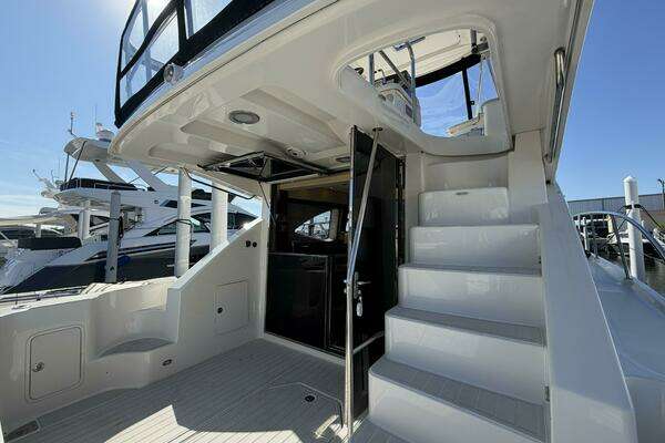 Sea Ray 47 Sedan Bridge Yacht For Sale