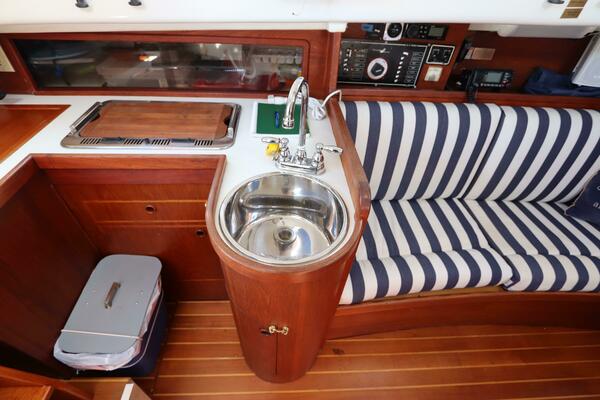 26ft Nonsuch Yacht For Sale