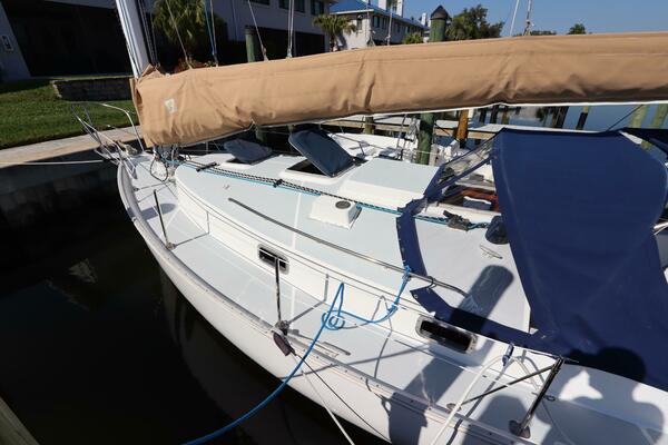 26ft Nonsuch Yacht For Sale