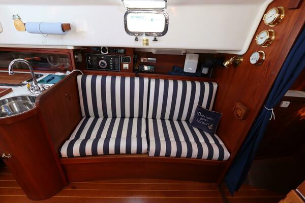 26ft Nonsuch Yacht For Sale