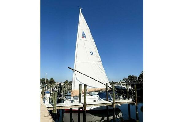 26ft Nonsuch Yacht For Sale