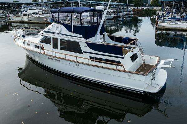 Photo of the 1991 Tollycraft 48 "Holliday"