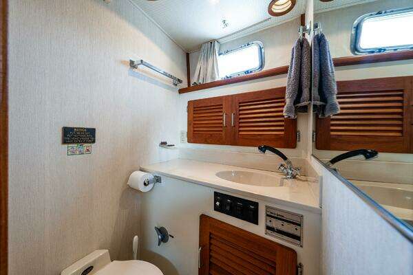 Tollycraft 48 Yacht For Sale