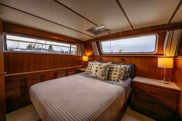 Tollycraft 48 Yacht For Sale