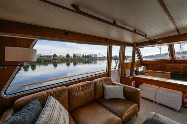 Tollycraft 48 Yacht For Sale