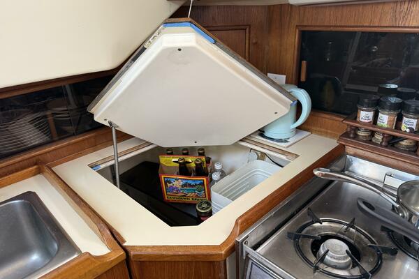 Halcyon 35ft Niagara Yacht For Sale