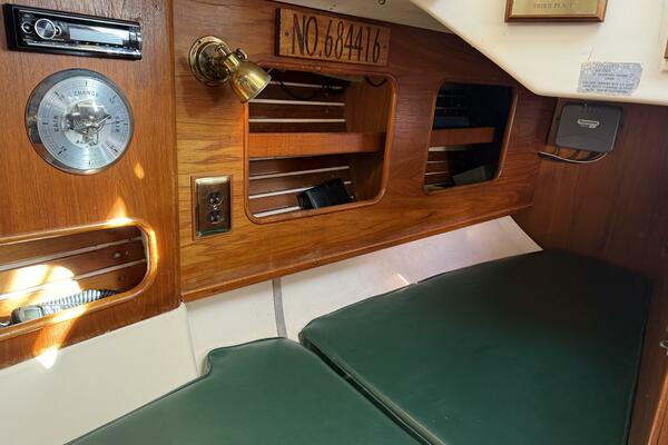 Halcyon 35ft Niagara Yacht For Sale