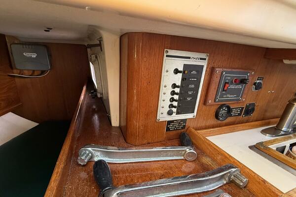 Halcyon 35ft Niagara Yacht For Sale