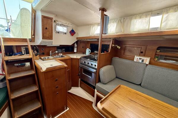 Halcyon 35ft Niagara Yacht For Sale