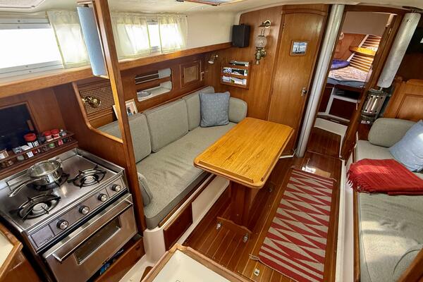 Halcyon 35ft Niagara Yacht For Sale