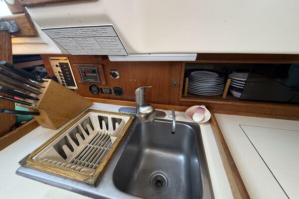 Halcyon 35ft Niagara Yacht For Sale