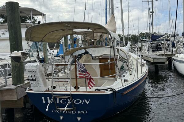 Halcyon 35ft Niagara Yacht For Sale