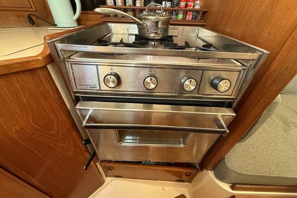 Halcyon 35ft Niagara Yacht For Sale