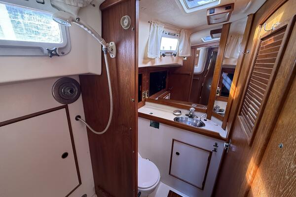 Halcyon 35ft Niagara Yacht For Sale
