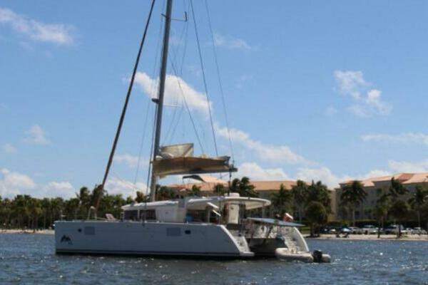 ARAH 45ft Lagoon Yacht For Sale