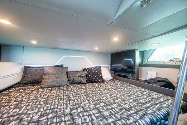 Formula 430 SSC Yacht For Sale