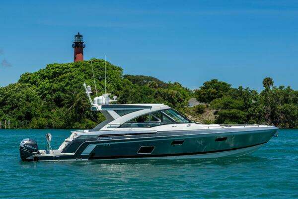 Formula 430 SSC Yacht For Sale