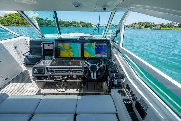 Formula 430 SSC Yacht For Sale