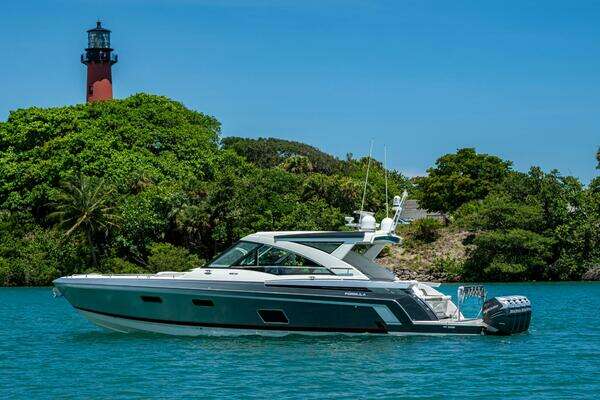 Formula 430 SSC Yacht For Sale