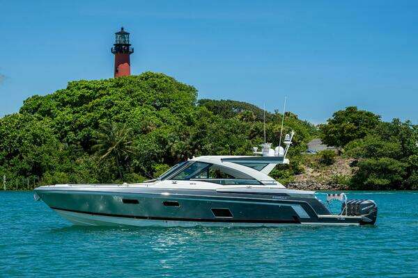 Formula 430 SSC Yacht For Sale