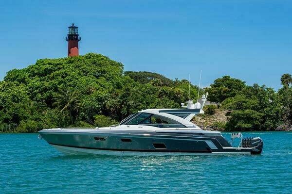Formula 430 SSC Yacht For Sale