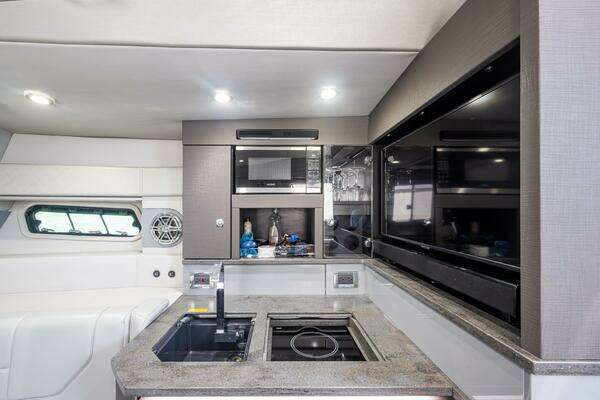 Formula 430 SSC Yacht For Sale